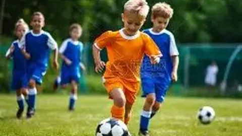 紧急通报！柔佛新山战再现红黄牌风暴，蓉城俱乐部遭亚足联2500美元重罚！